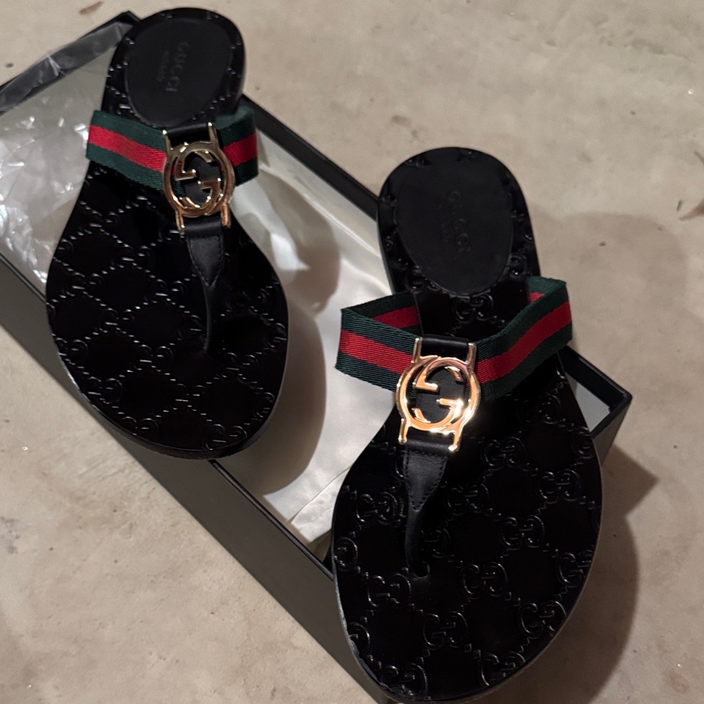 Gucci Black Flip Flops with Gold Emblem and Green Red Straps